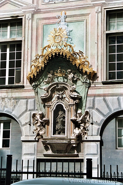 VIERGE.JPG